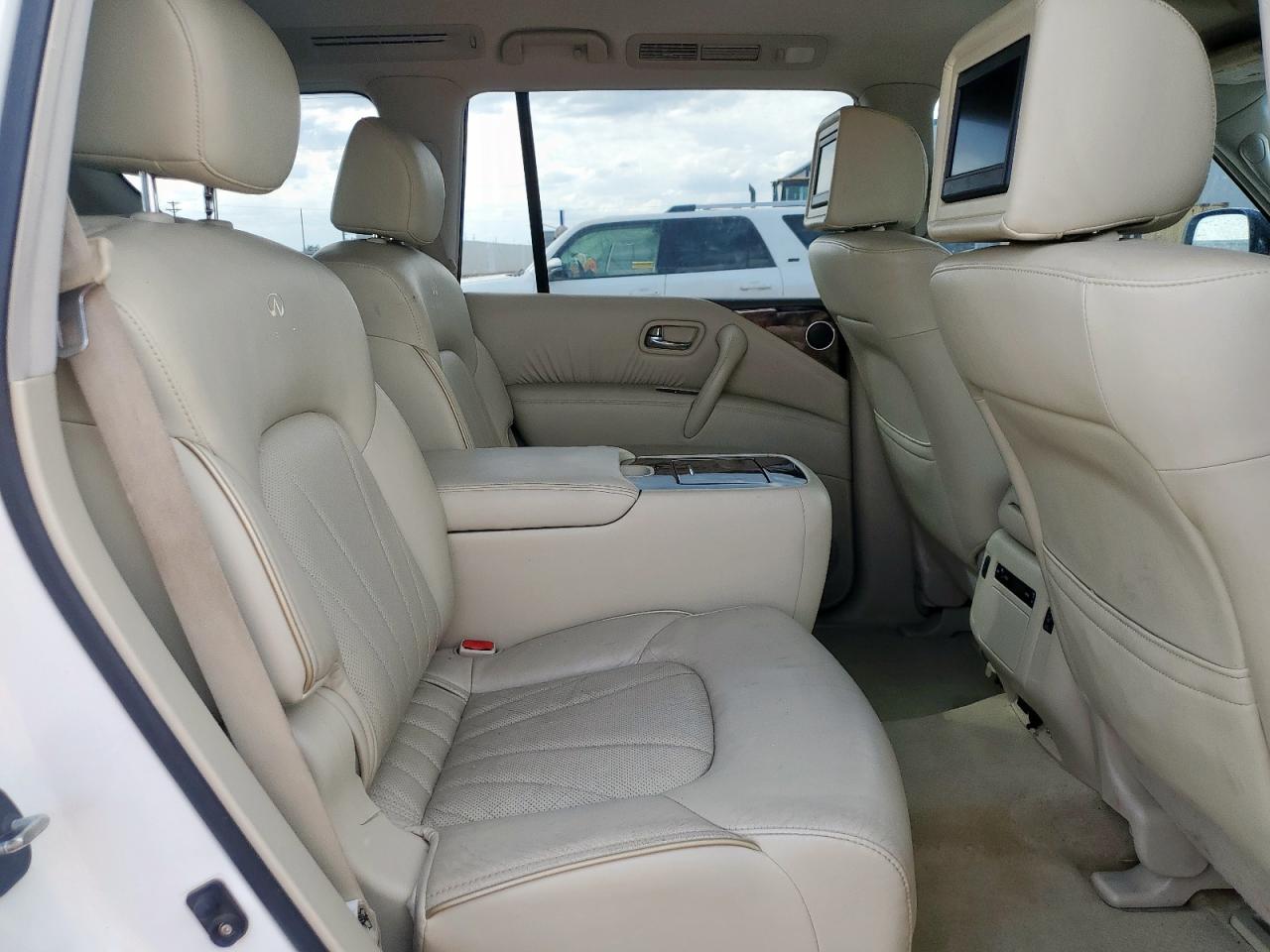 INFINITI QX56