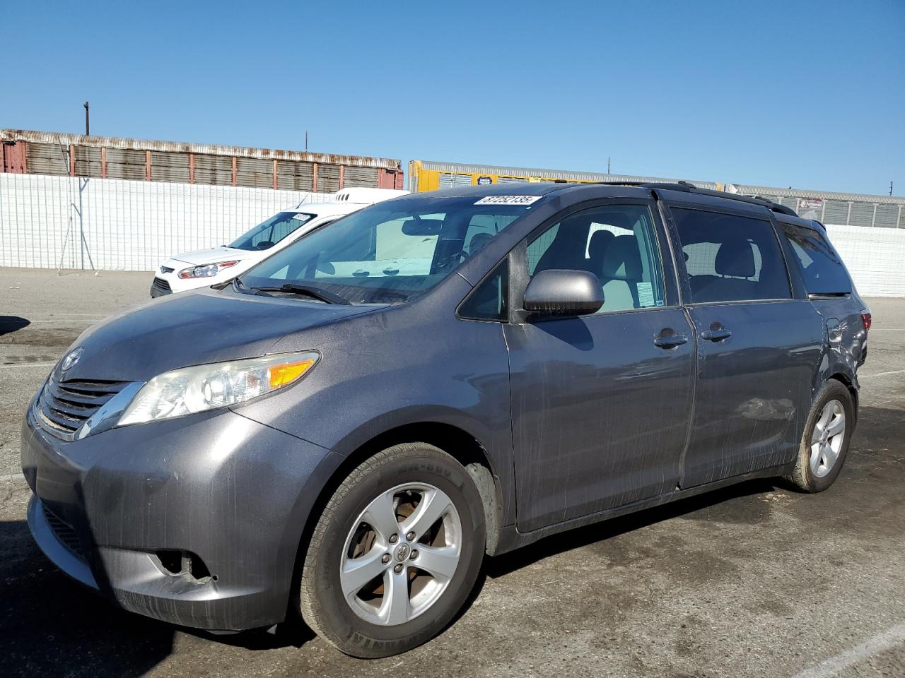 Lot #3311634232 2015 TOYOTA SIENNA LE