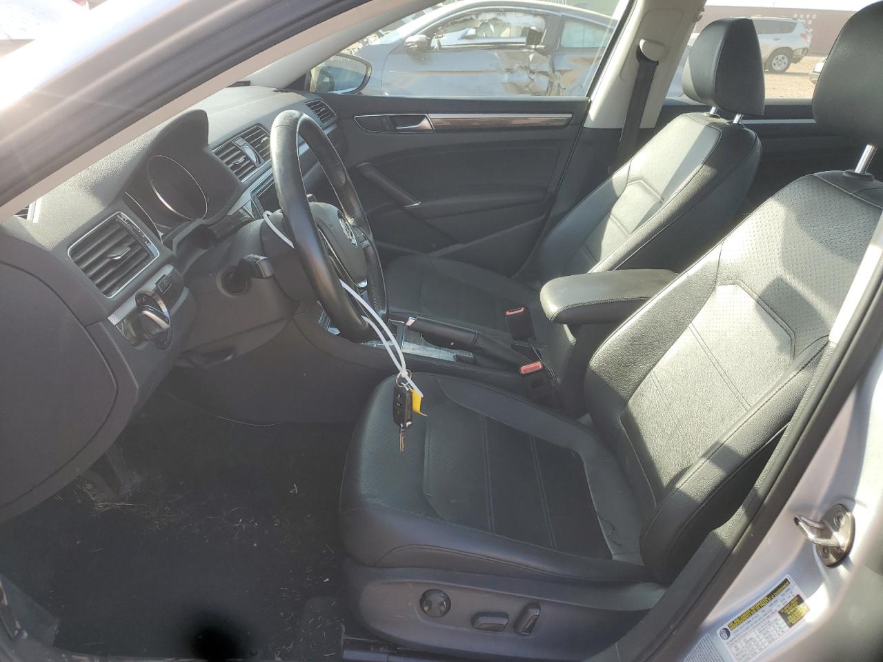 VOLKSWAGEN PASSAT SE