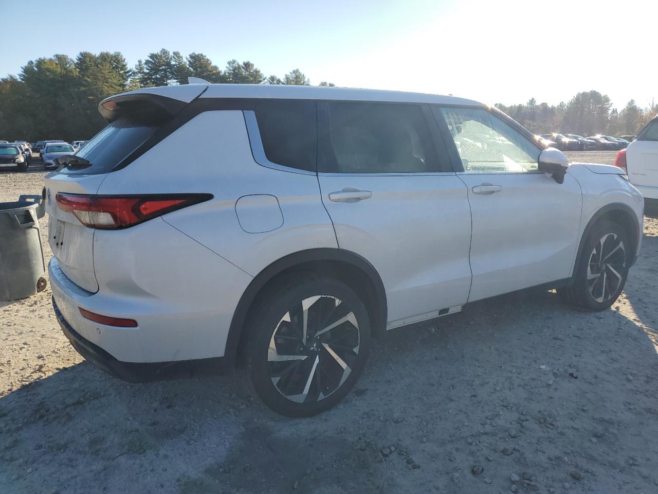 MITSUBISHI OUTLANDER ES