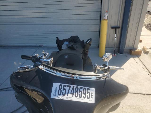 2011 HARLEY-DAVIDSON FLHTK - 1HD1KEM16BB661794