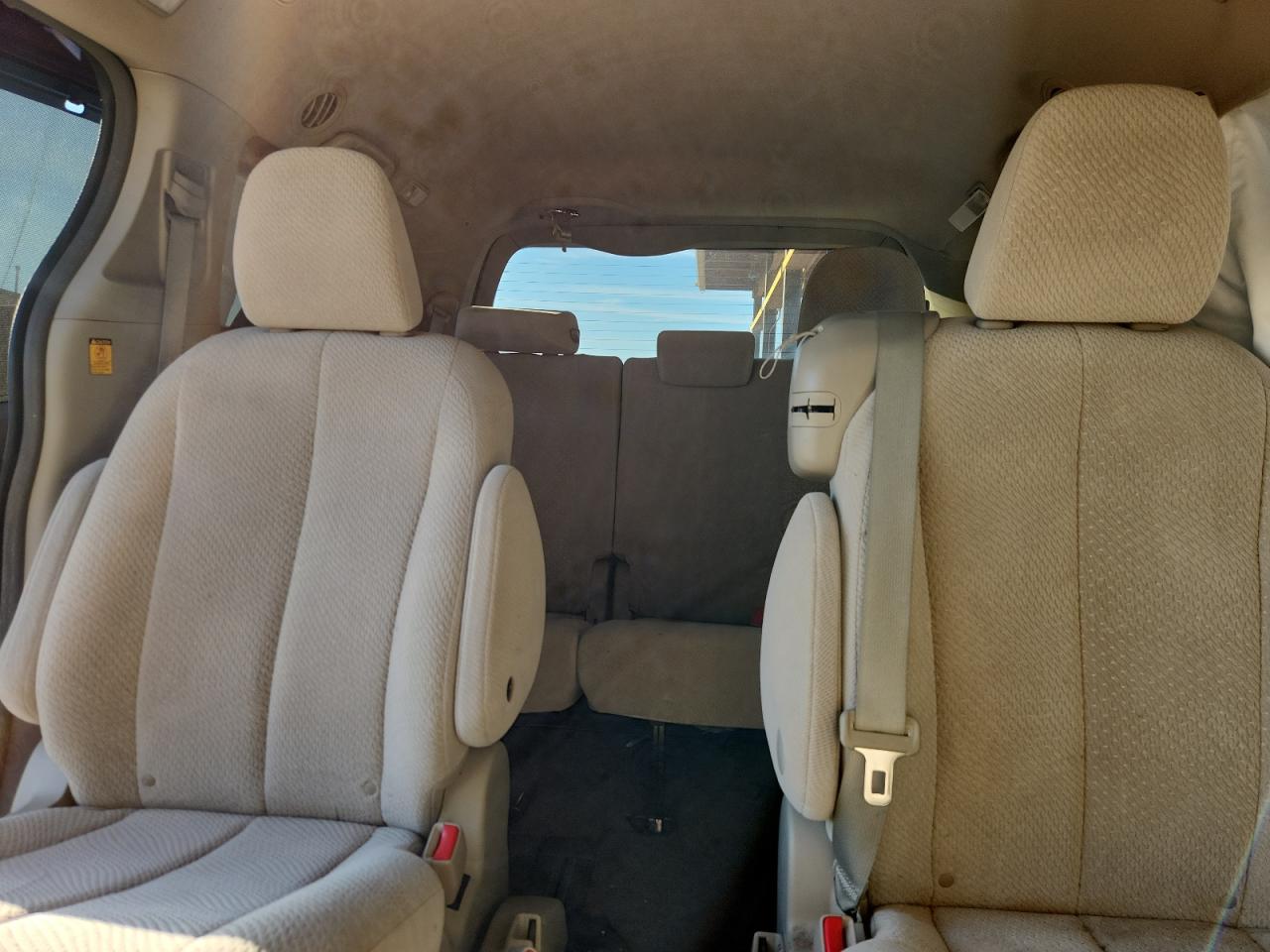 Lot #3297084501 2013 TOYOTA SIENNA LE