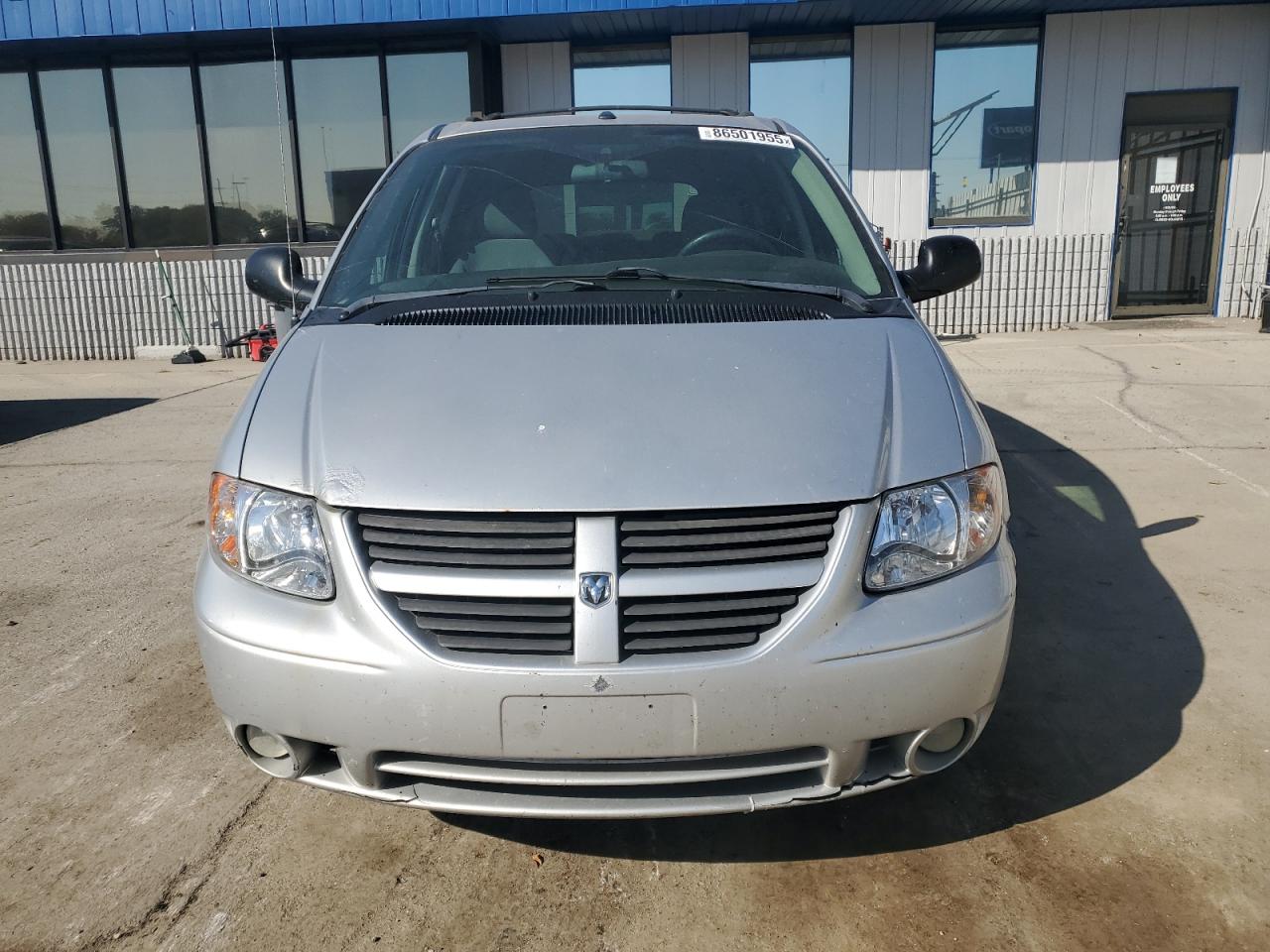 Lot #3266967504 2006 DODGE GRAND CARAVAN SXT