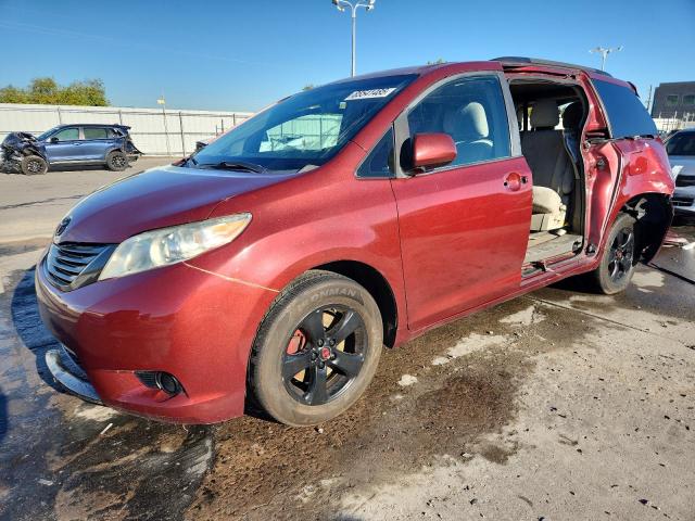 TOYOTA SIENNA LE
