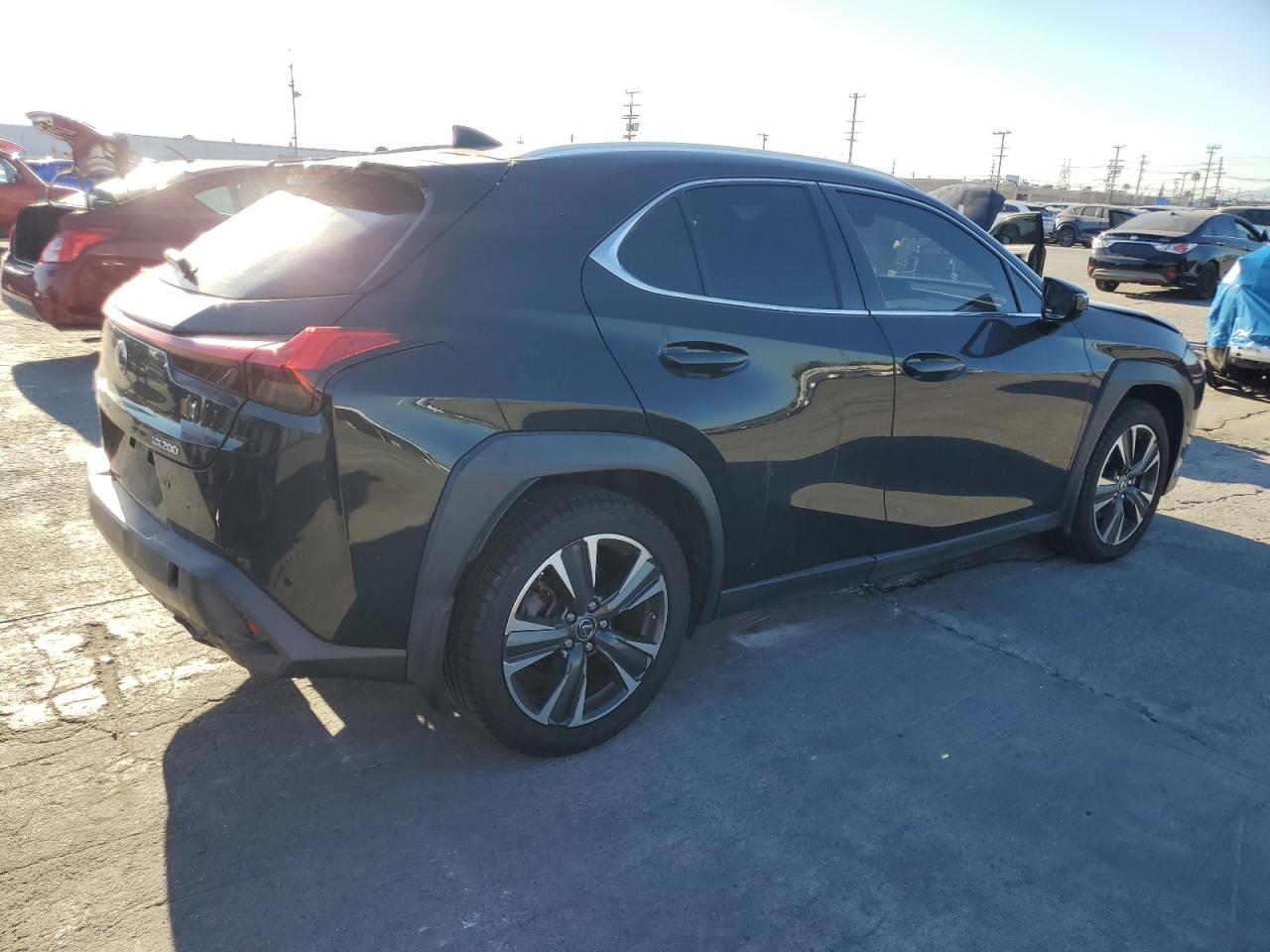 LEXUS UX 200