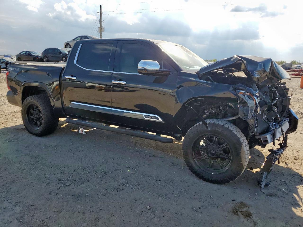 TOYOTA TUNDRA CREWMAX PLATINUM