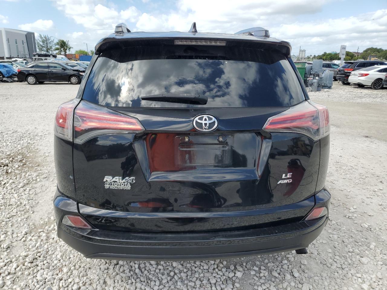 TOYOTA RAV4 LE