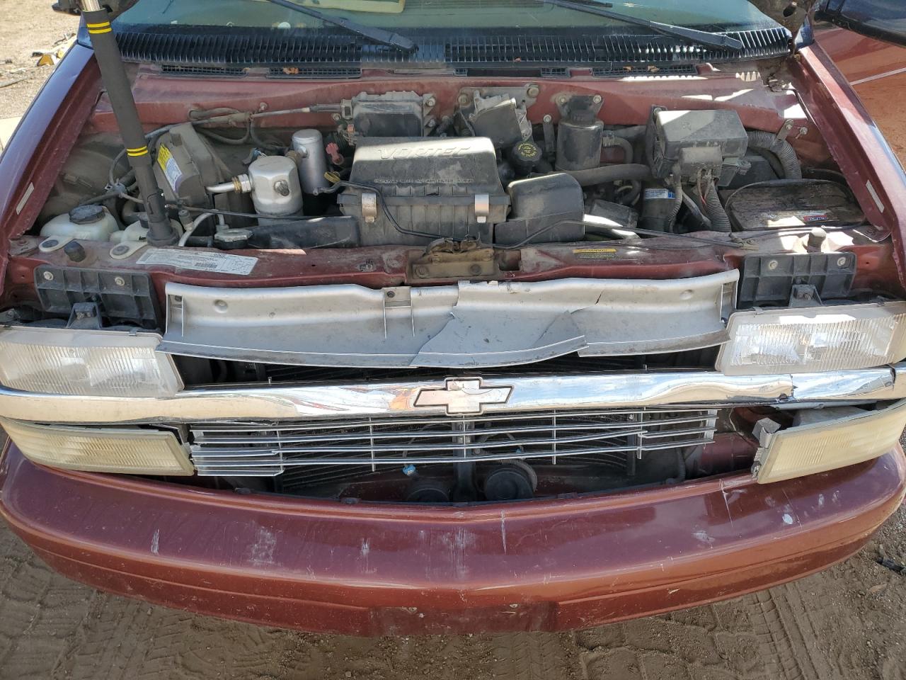 Lot #3302115130 1999 CHEVROLET ASTRO