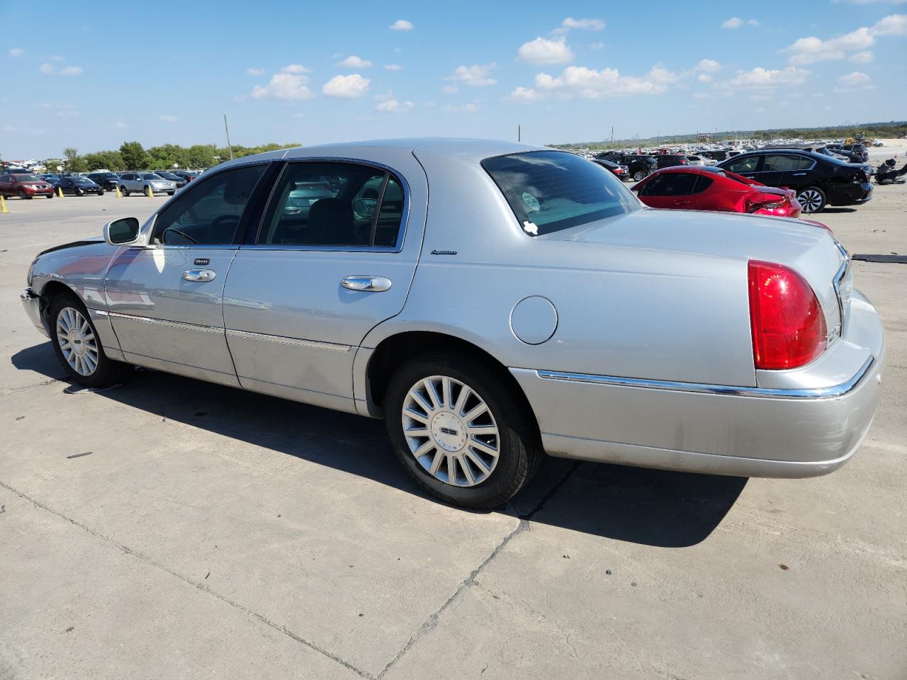 Lot #3280430144 2004 LINCOLN TOWN CAR E