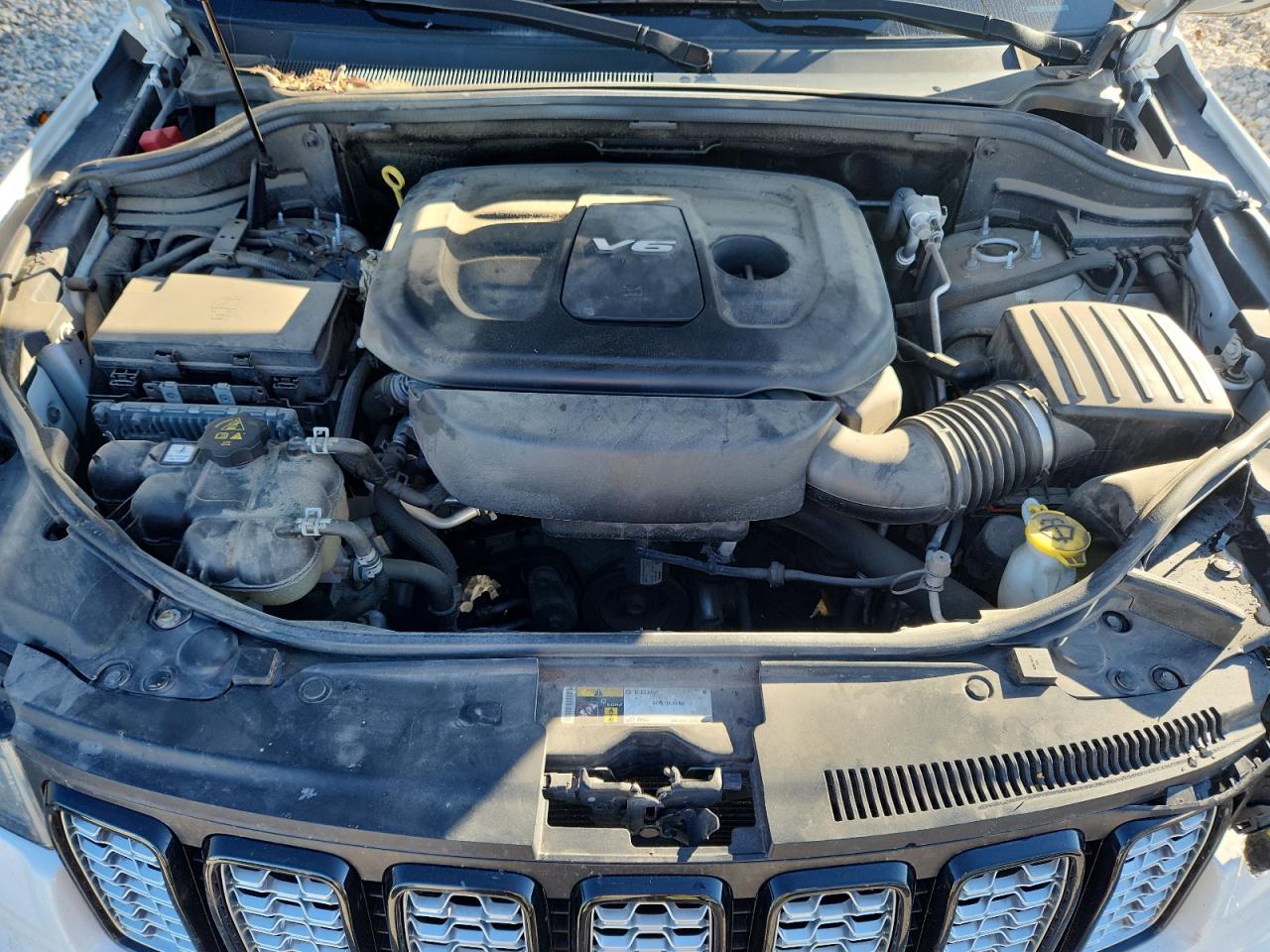 JEEP GRAND CHEROKEE LAREDO