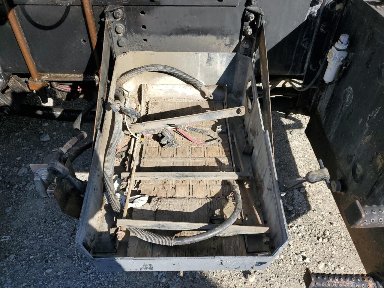 Lot #3286543169 2005 AUTC XPEDITOR WXR