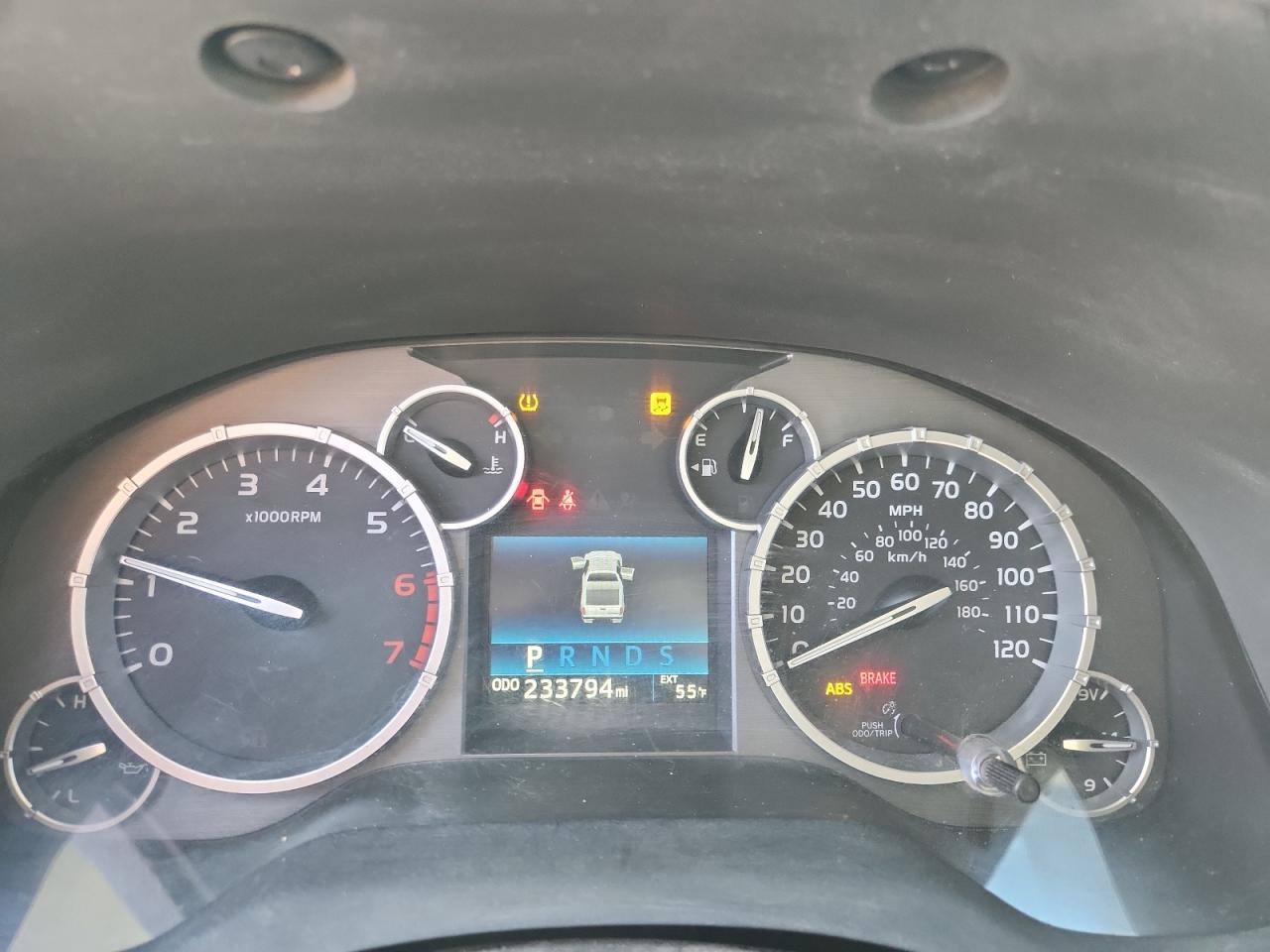 TOYOTA TUNDRA CREWMAX SR5