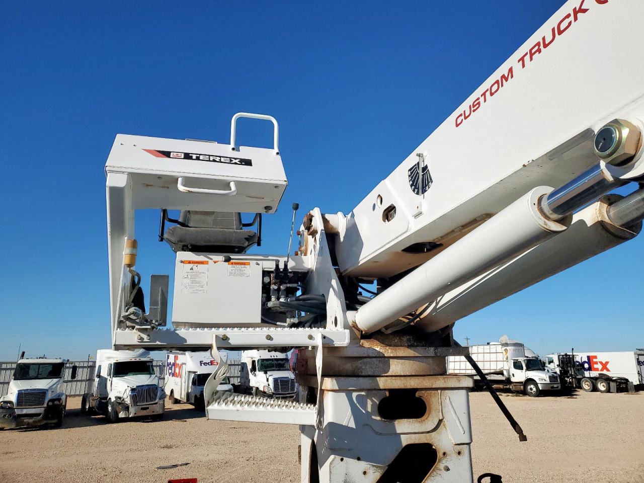 Lot #3303047606 2023 FREIGHTLINER M2