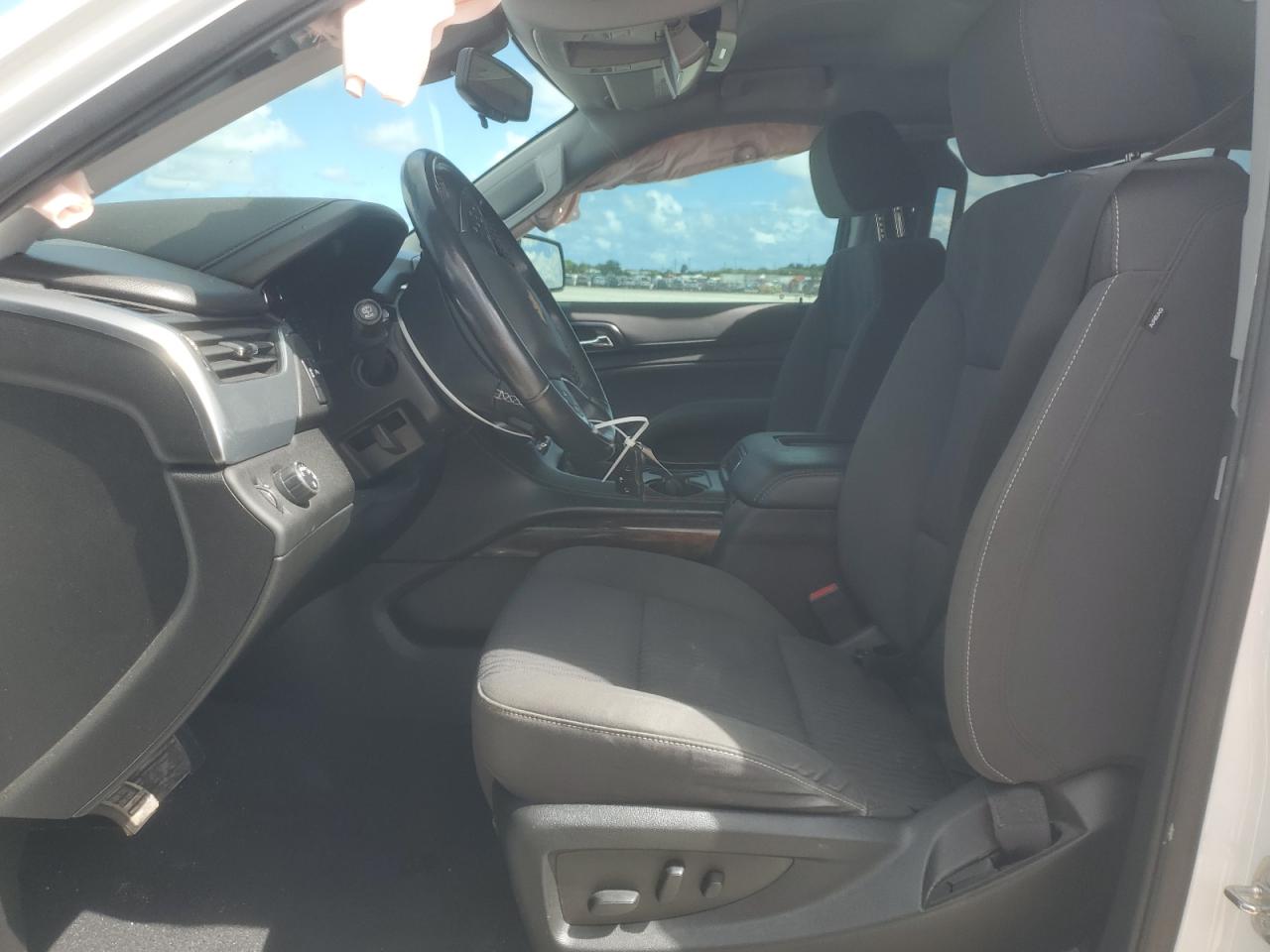 CHEVROLET SUBURBAN C1500 LS