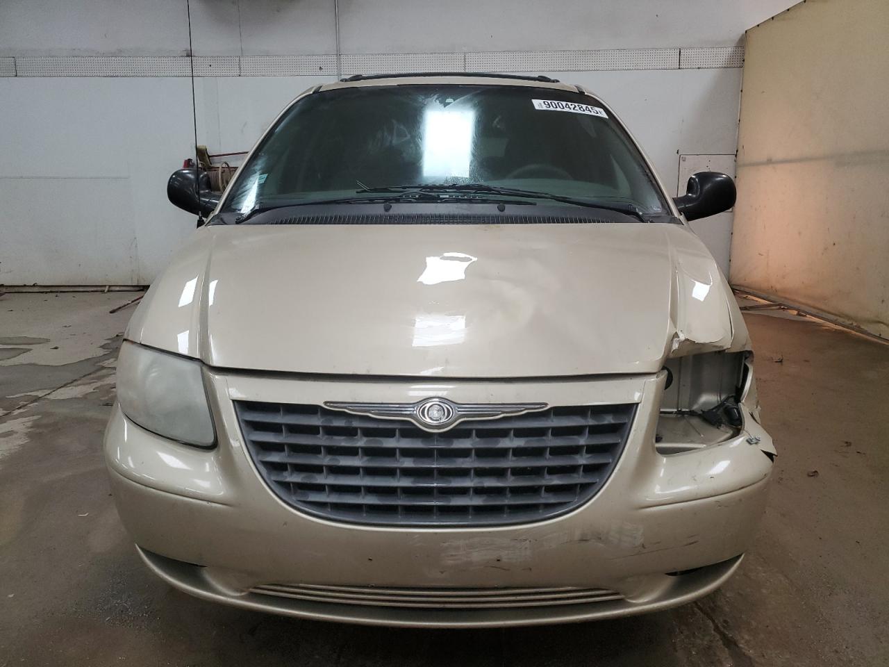 Lot #3277076176 2001 CHRYSLER VOYAGER LX