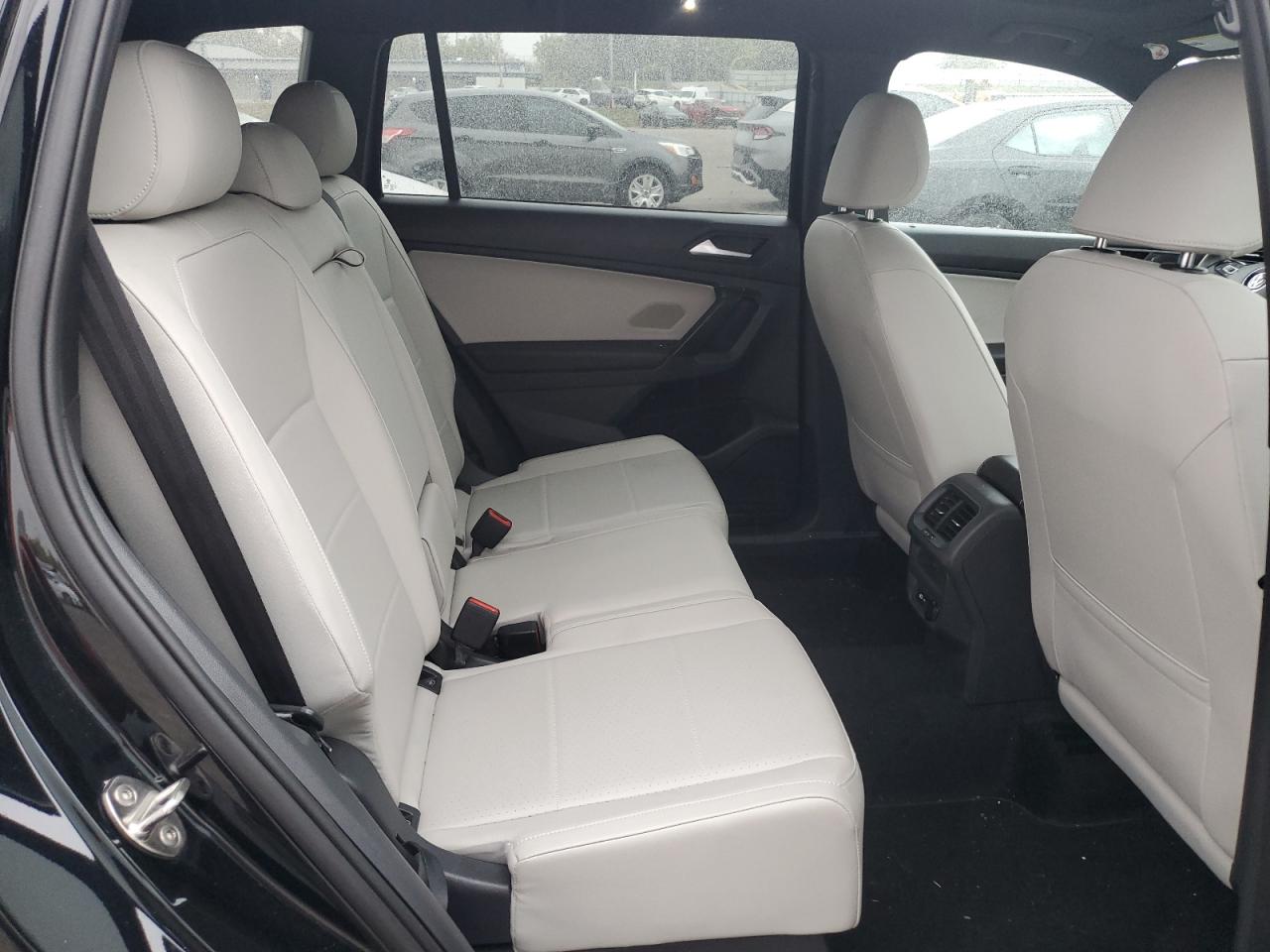 VOLKSWAGEN TIGUAN SE