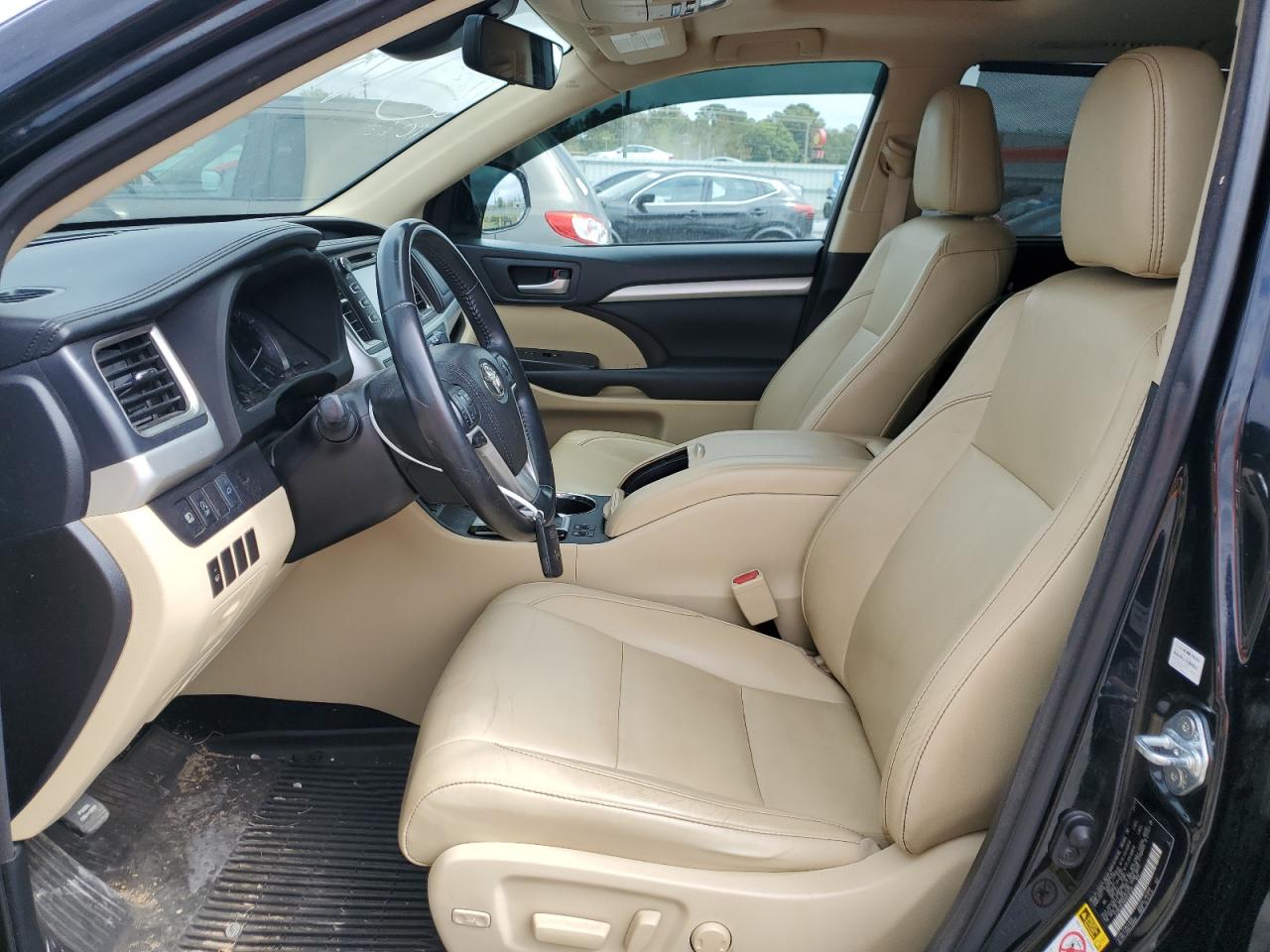 TOYOTA HIGHLANDER SE