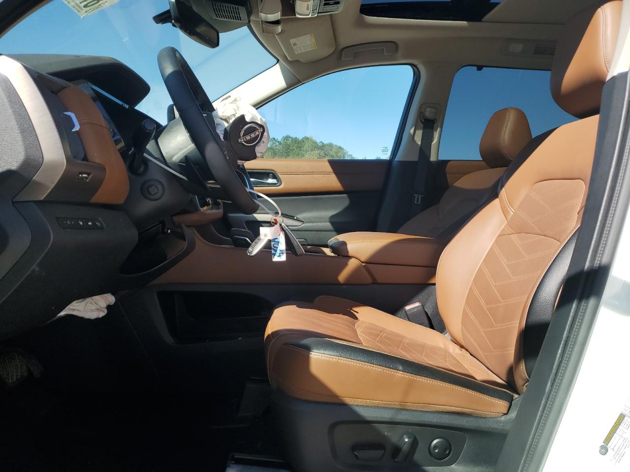 NISSAN PATHFINDER PLATINUM