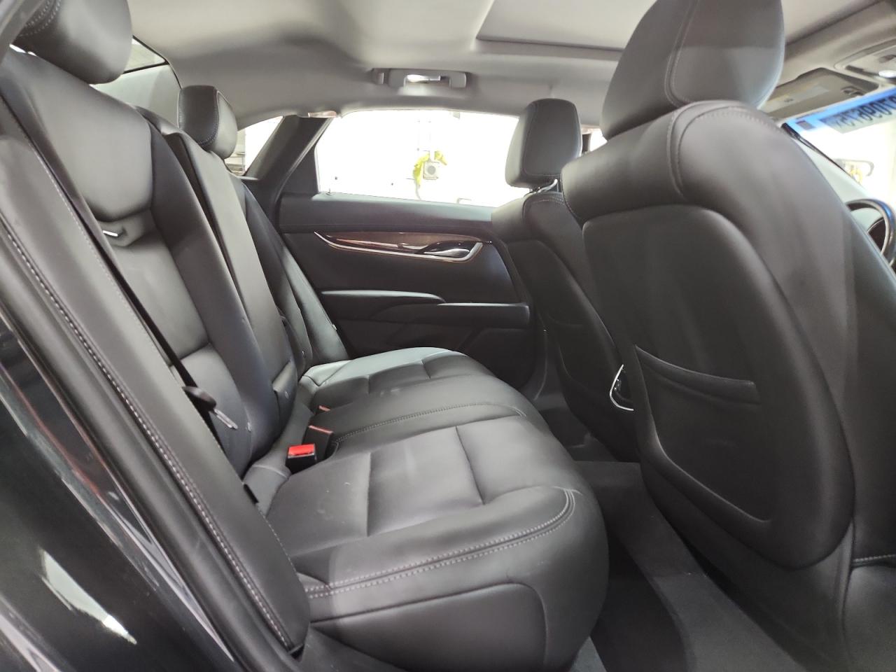 CADILLAC XTS LUXURY COLLECTION