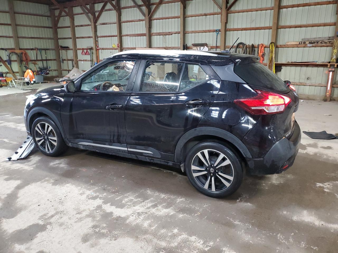 NISSAN KICKS S