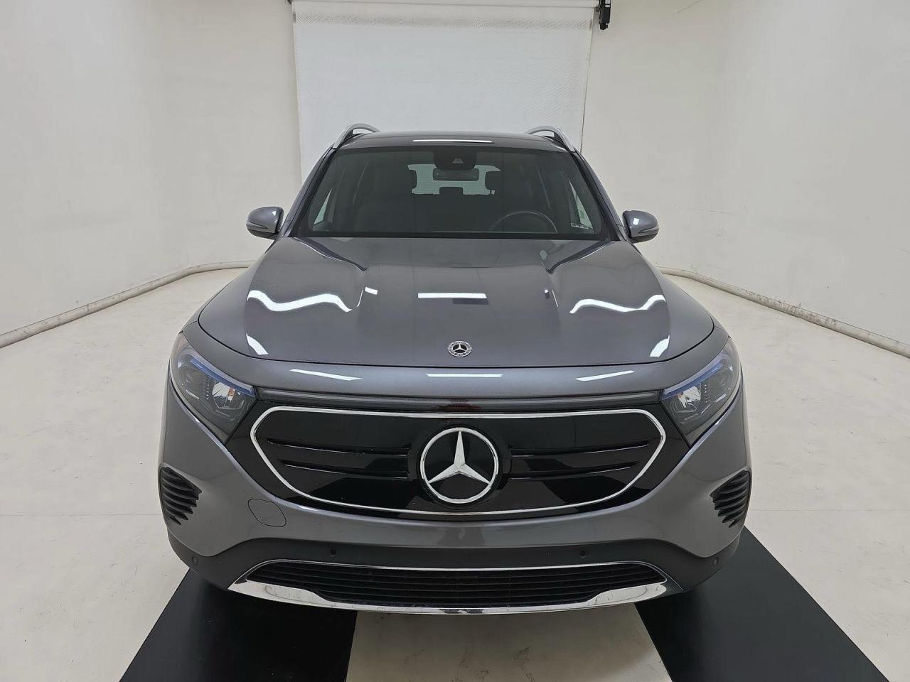 MERCEDES-BENZ EQB 300 4MATIC