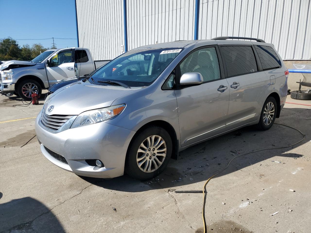TOYOTA SIENNA XLE