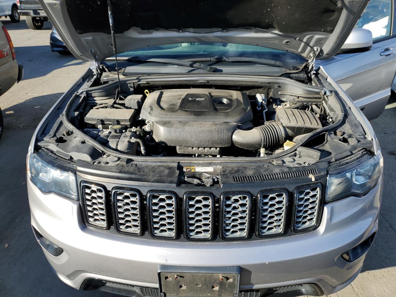 JEEP GRAND CHEROKEE LAREDO