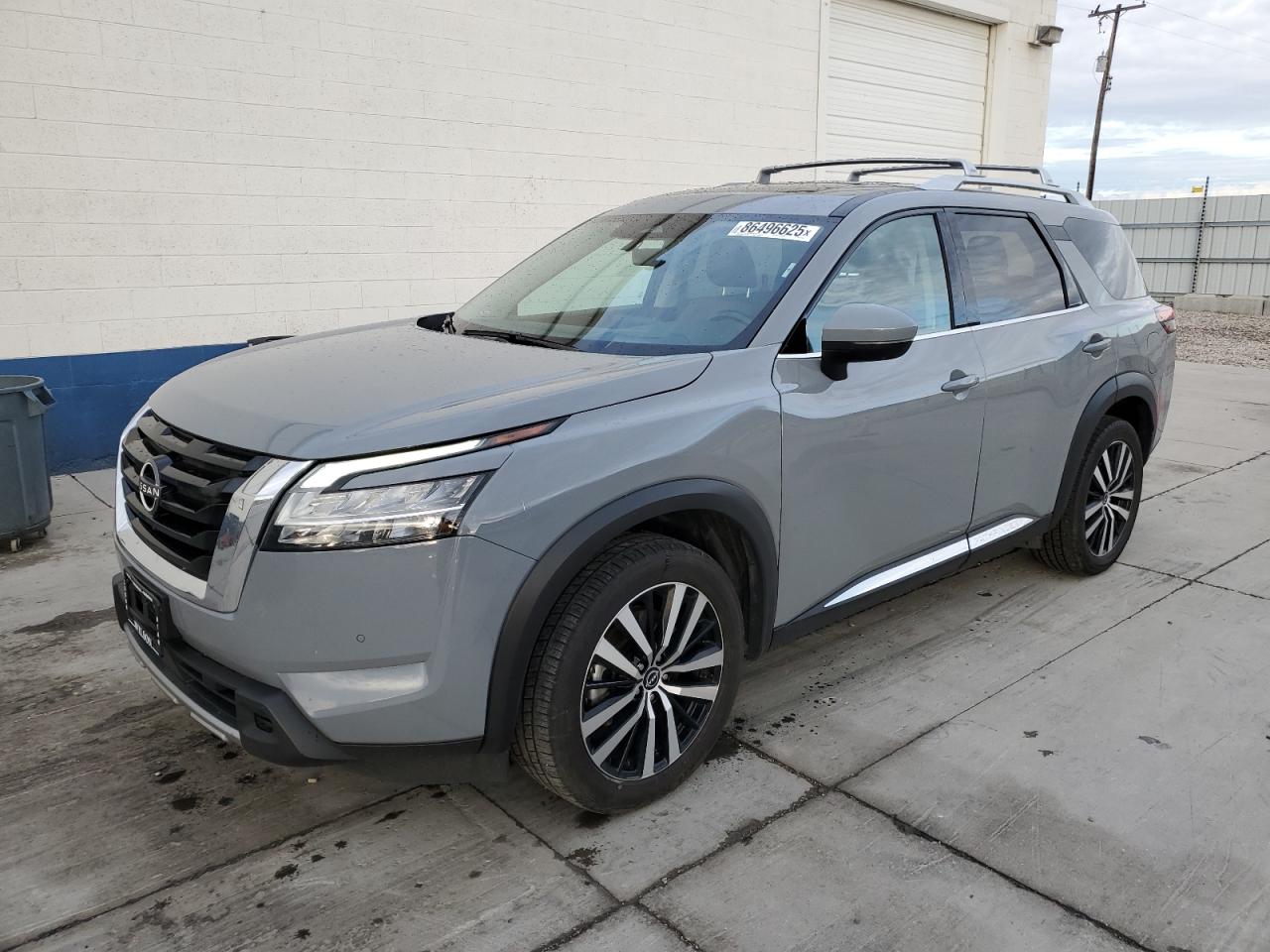 NISSAN PATHFINDER PLATINUM