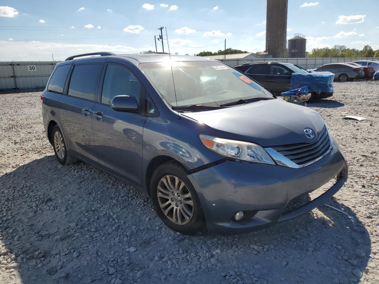 TOYOTA SIENNA XLE
