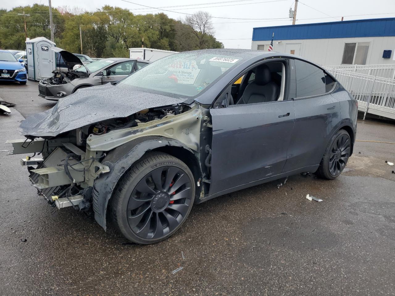TESLA MODEL Y