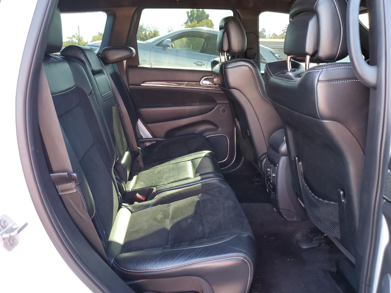 JEEP GRAND CHEROKEE SRT-8