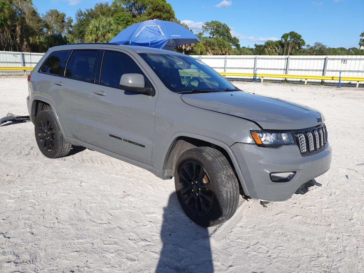 JEEP GRAND CHEROKEE LAREDO