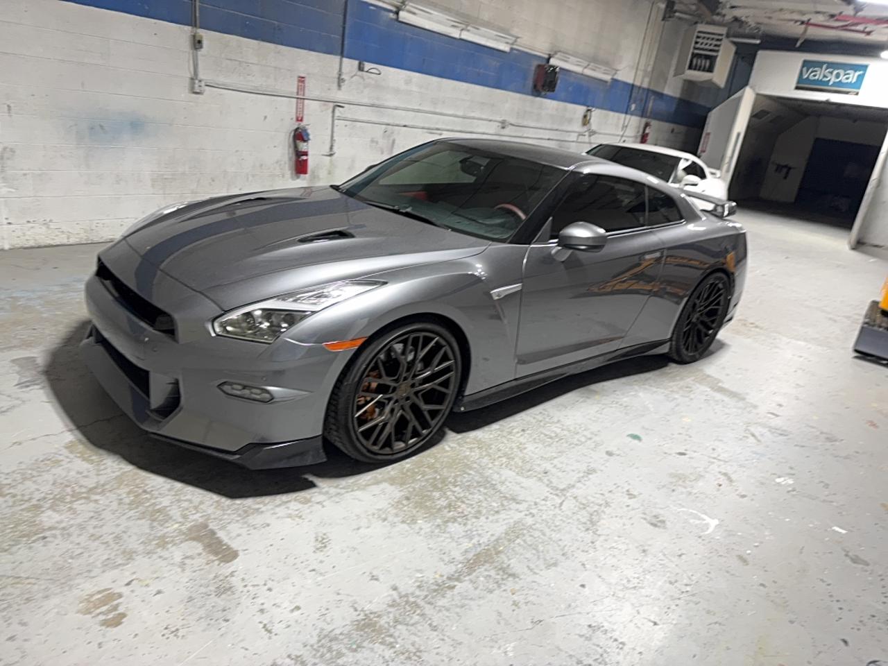 NISSAN GT-R PREMIUM