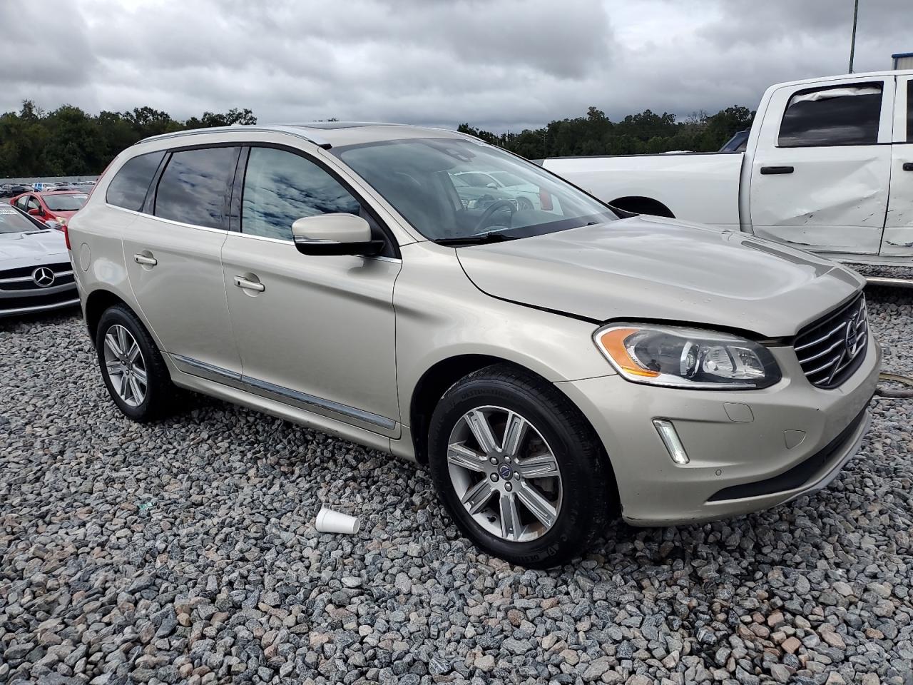 VOLVO XC60 T5 INSCRIPTION
