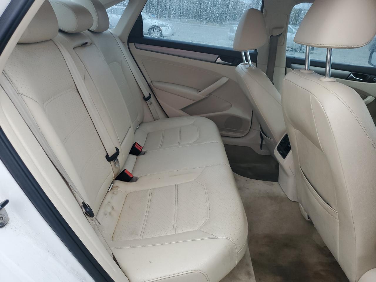 VOLKSWAGEN PASSAT SE