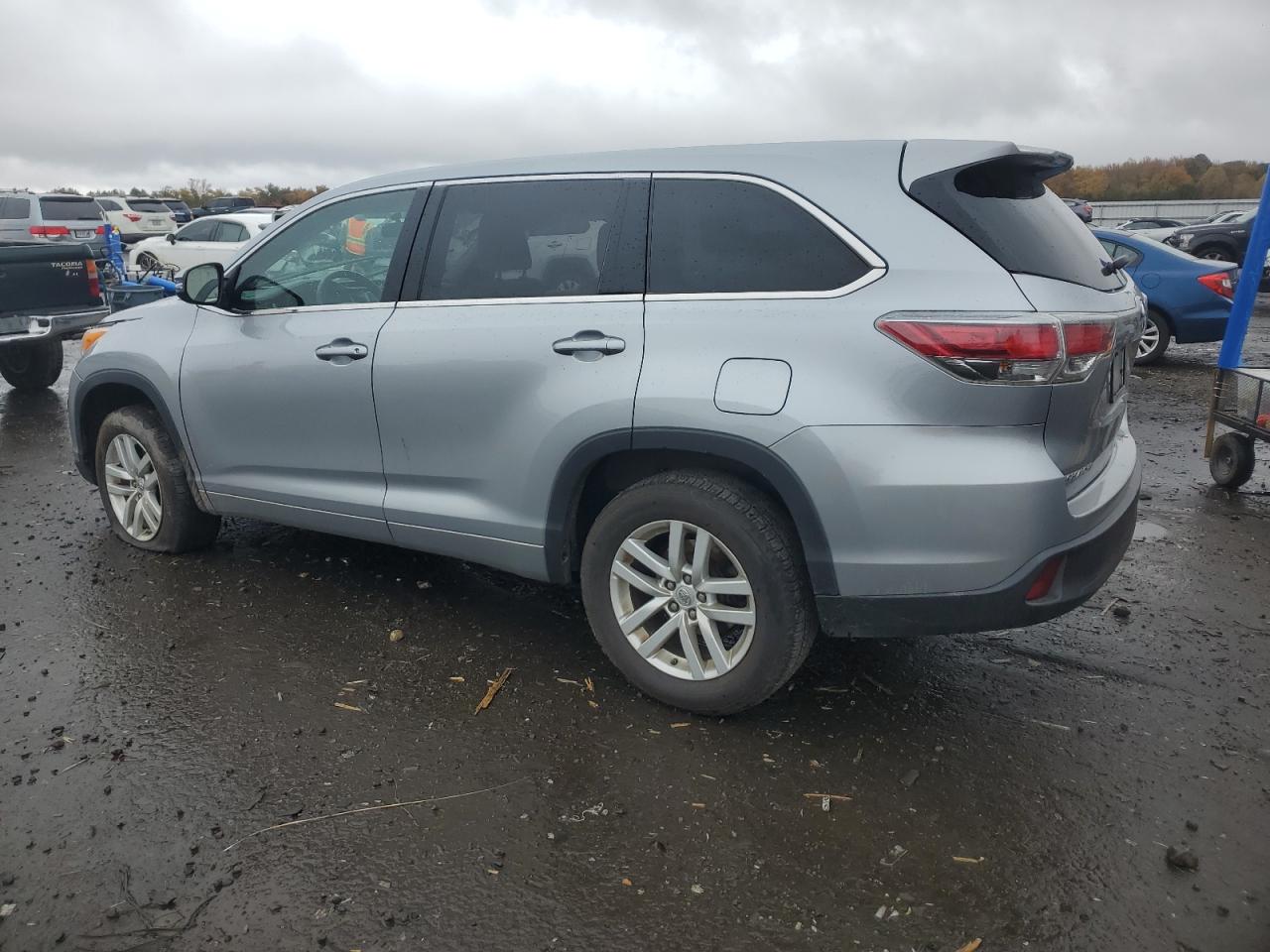 TOYOTA HIGHLANDER LE