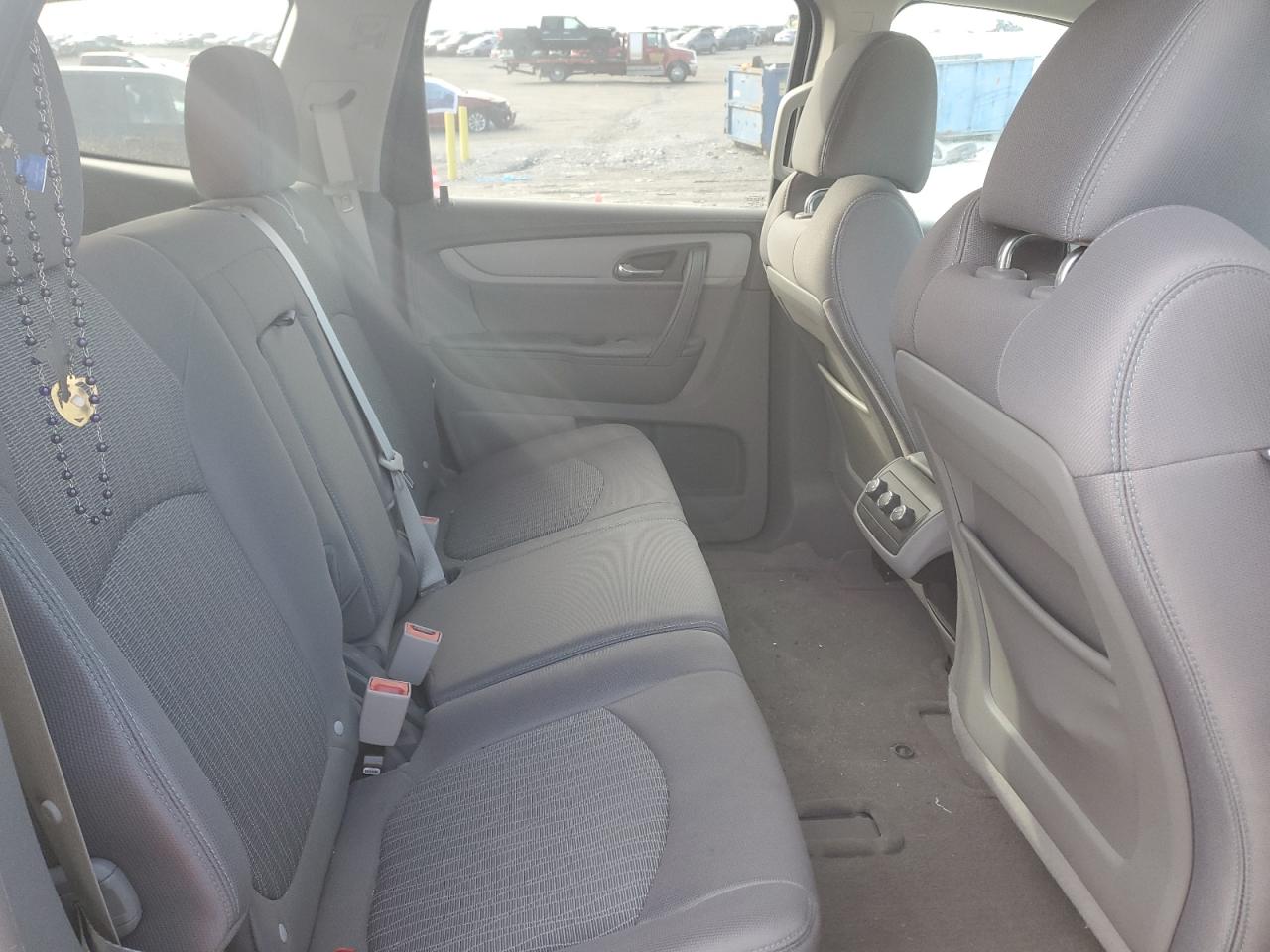 CHEVROLET TRAVERSE LS