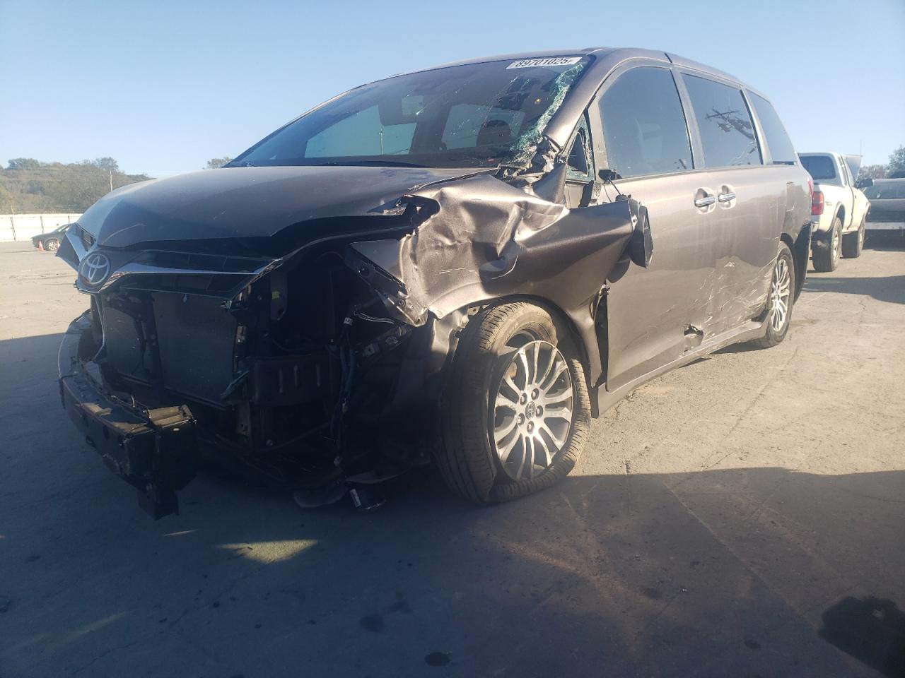 Lot #3286533144 2020 TOYOTA SIENNA XLE