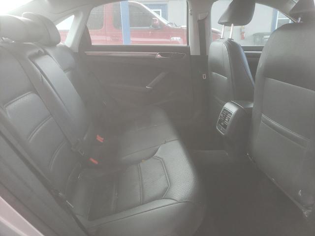 2017 VOLKSWAGEN PASSAT SE 1VWBT7A34HC024598