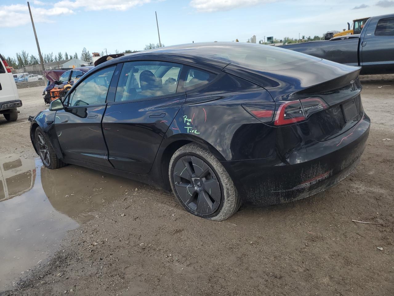 Lot #3302831903 2023 TESLA MODEL 3