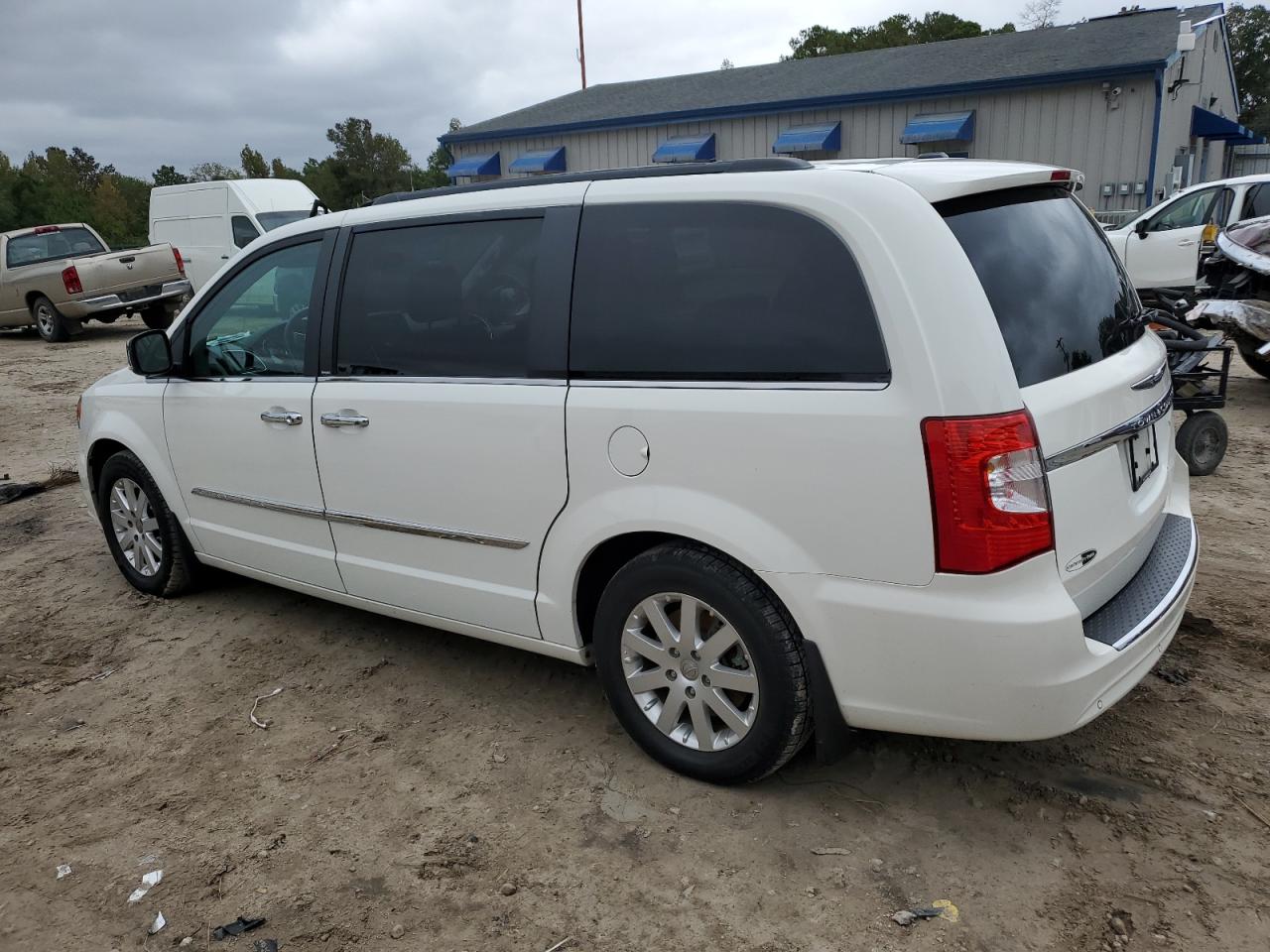 CHRYSLER TOWN & COUNTRY TOURING L
