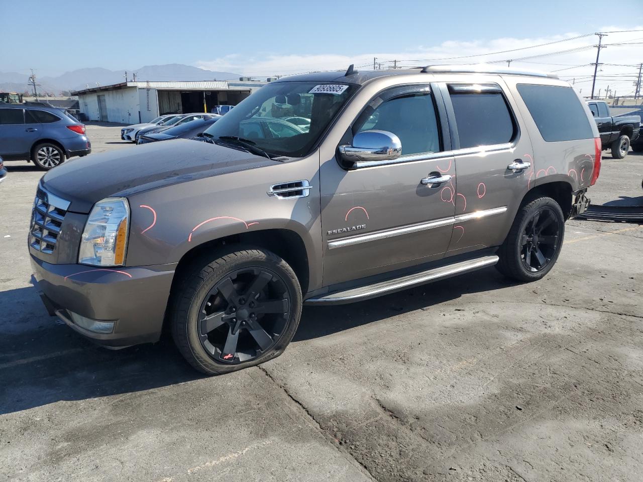 CADILLAC ESCALADE LUXURY