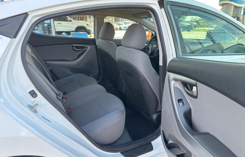 2015 HYUN ELANTRA SE - 5NPDH4AE2FH614166