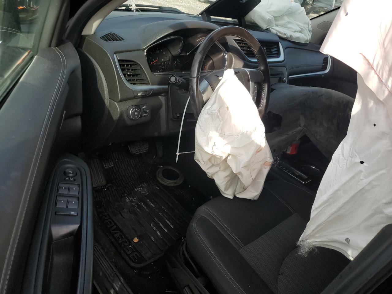 CHEVROLET TRAVERSE LT