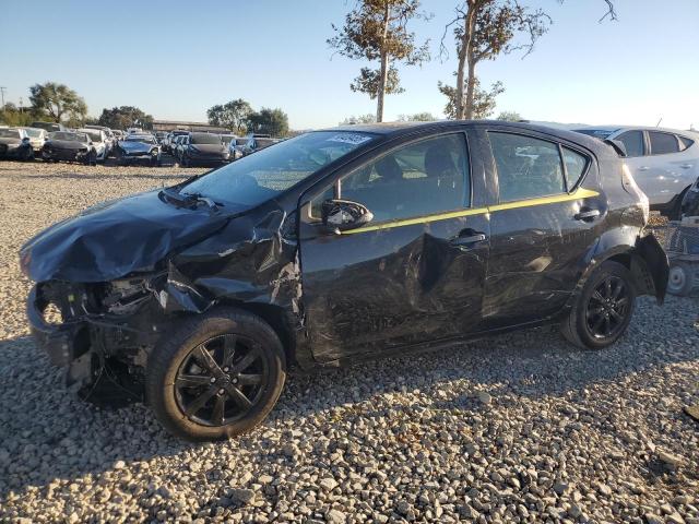 2016 TOYOTA PRIUS C - JTDKDTB38G1115942
