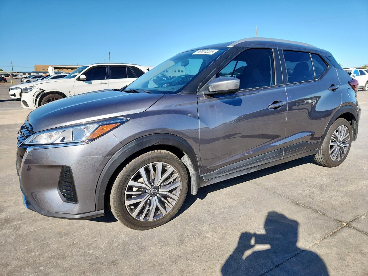 NISSAN KICKS SV