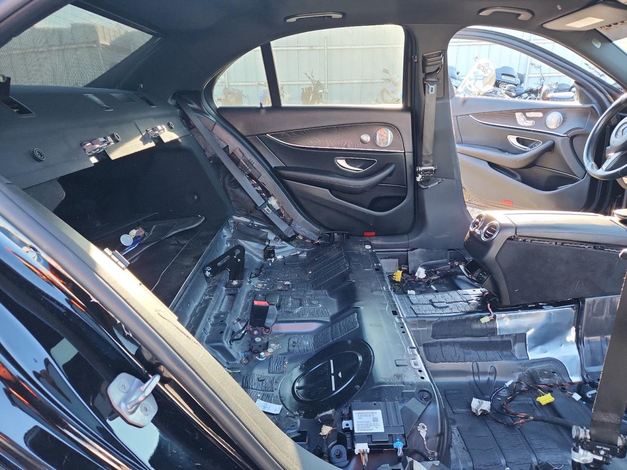 MERCEDES-BENZ E-CLASS 300 4MATIC