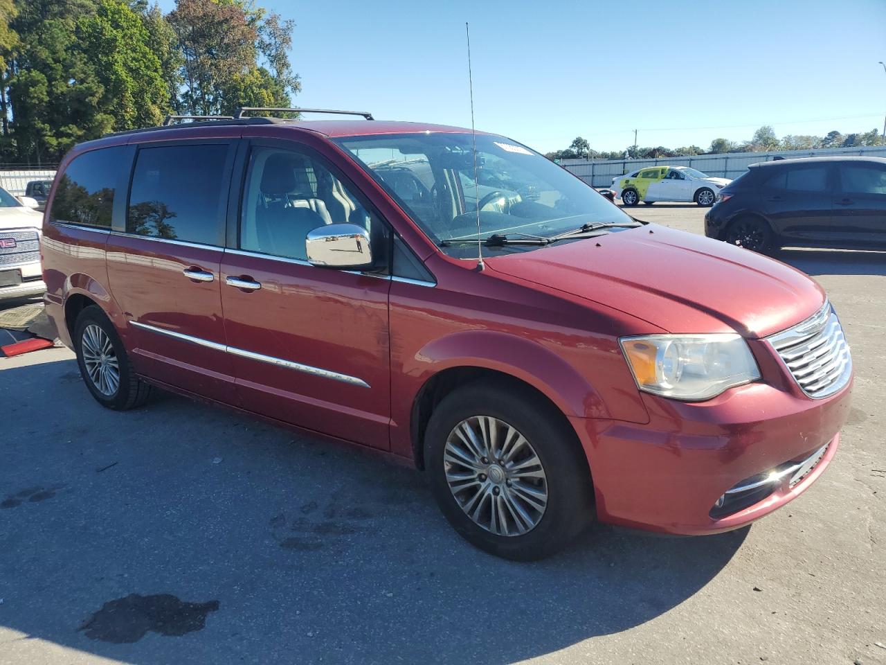 CHRYSLER TOWN & COUNTRY TOURING L