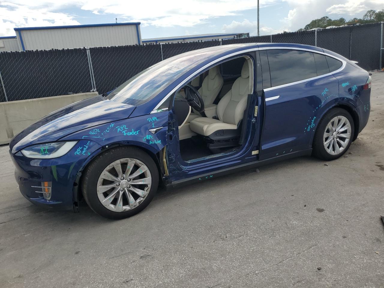 TESLA MODEL X