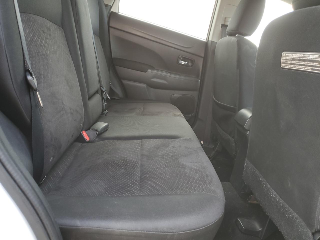 MITSUBISHI OUTLANDER SE